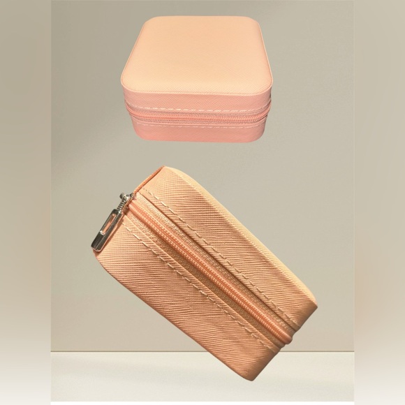 Jewelry organizer travel case in blush pink - Picture 4 of 4